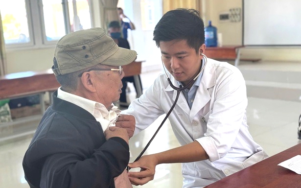 Trăn trở của bác sĩ tim mạch trở về từ rốn lũ Đắk Lắk