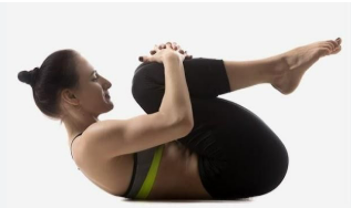 7 tư thế yoga đơn giản giúp giảm mỡ bụng- Ảnh 5.