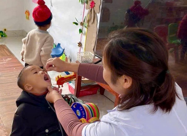 Vitamin A – mảnh ghép quan trọng trong chăm sóc trẻ em Tuyên Quang- Ảnh 2.