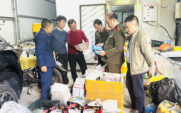 Hơn 1,2 tấn thực phẩm ‘bẩn’ bị phát hiện, thu giữ dịp cuối năm ở Ninh Bình