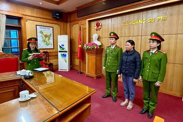 Buông lỏng quản lý, Phó Giám đốc Trung tâm Hành chính công xã Hoàng Su Phì bị khởi tố- Ảnh 1.