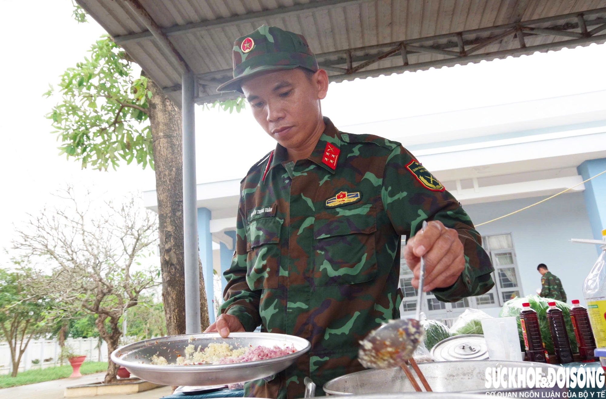 Những người tiếp sức thầm lặng phía sau những mái nhà đang hồi sinh- Ảnh 3.