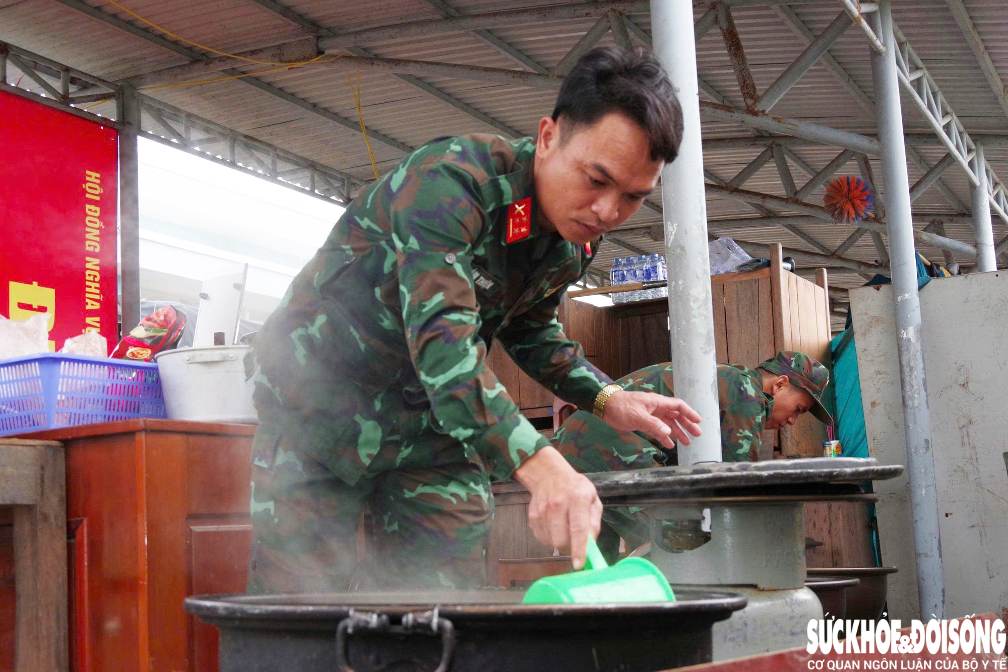 Những người tiếp sức thầm lặng phía sau những mái nhà đang hồi sinh- Ảnh 15.