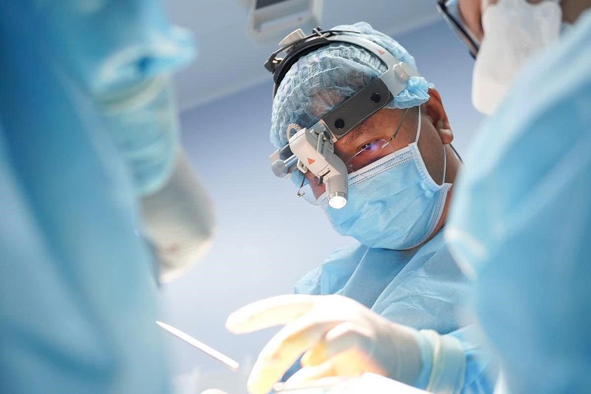 Nâng mũi: Ít can thiệp không đồng nghĩa với an toàn- Ảnh 2.