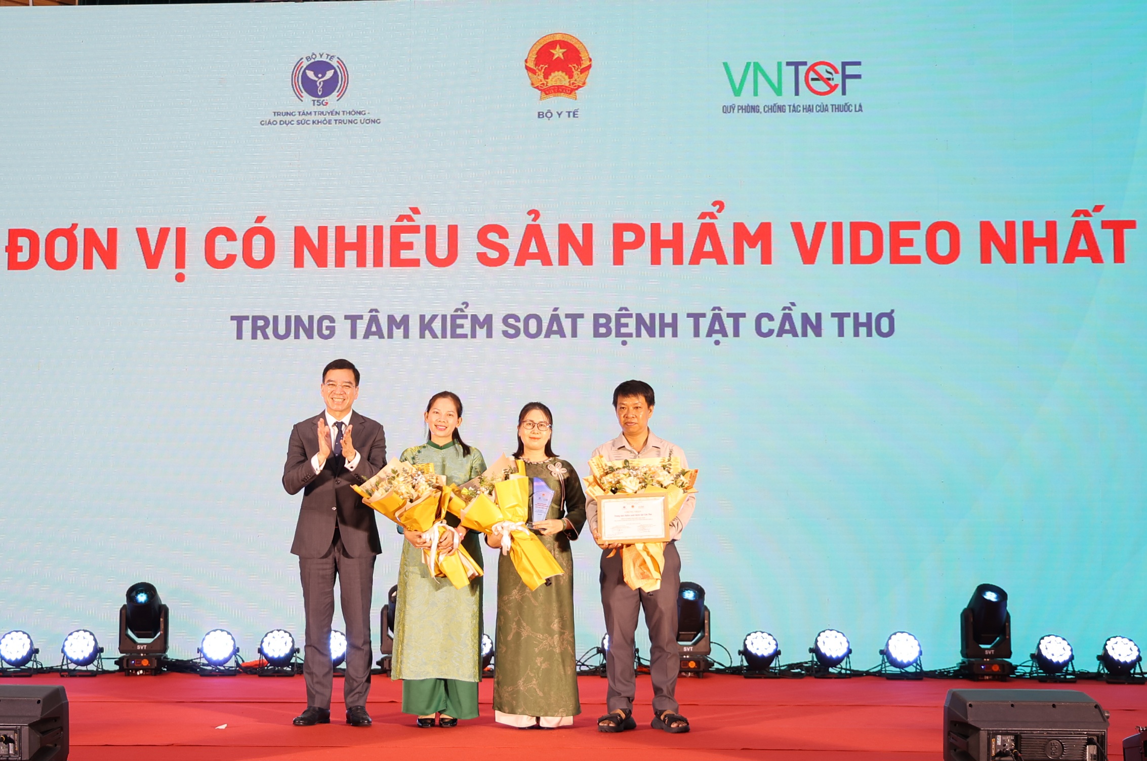 Truyền thông thay đổi hành vi là một trong những giải pháp then chốt về phòng, chống tác hại thuốc lá- Ảnh 6. Truyền thông thay đổi hành vi là một trong những giải pháp then chốt về phòng, chống tác hại thuốc lá- Ảnh 6.