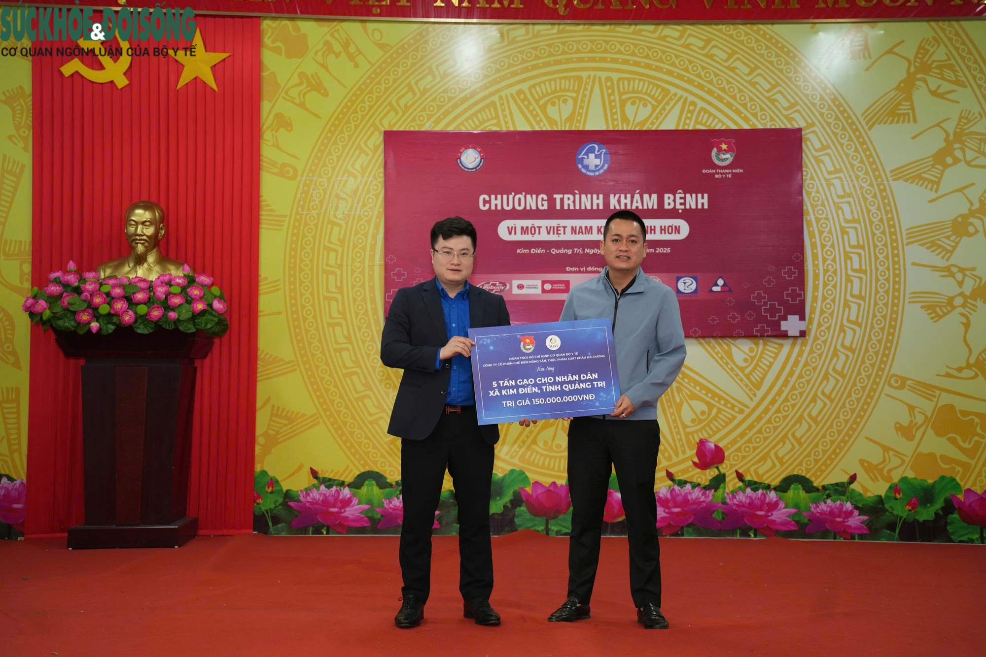 Đoàn Thanh niên Bộ Y tế khám, tư vấn sức khỏe miễn phí cho người dân Kim Điền, Quảng Trị sau lũ- Ảnh 3.