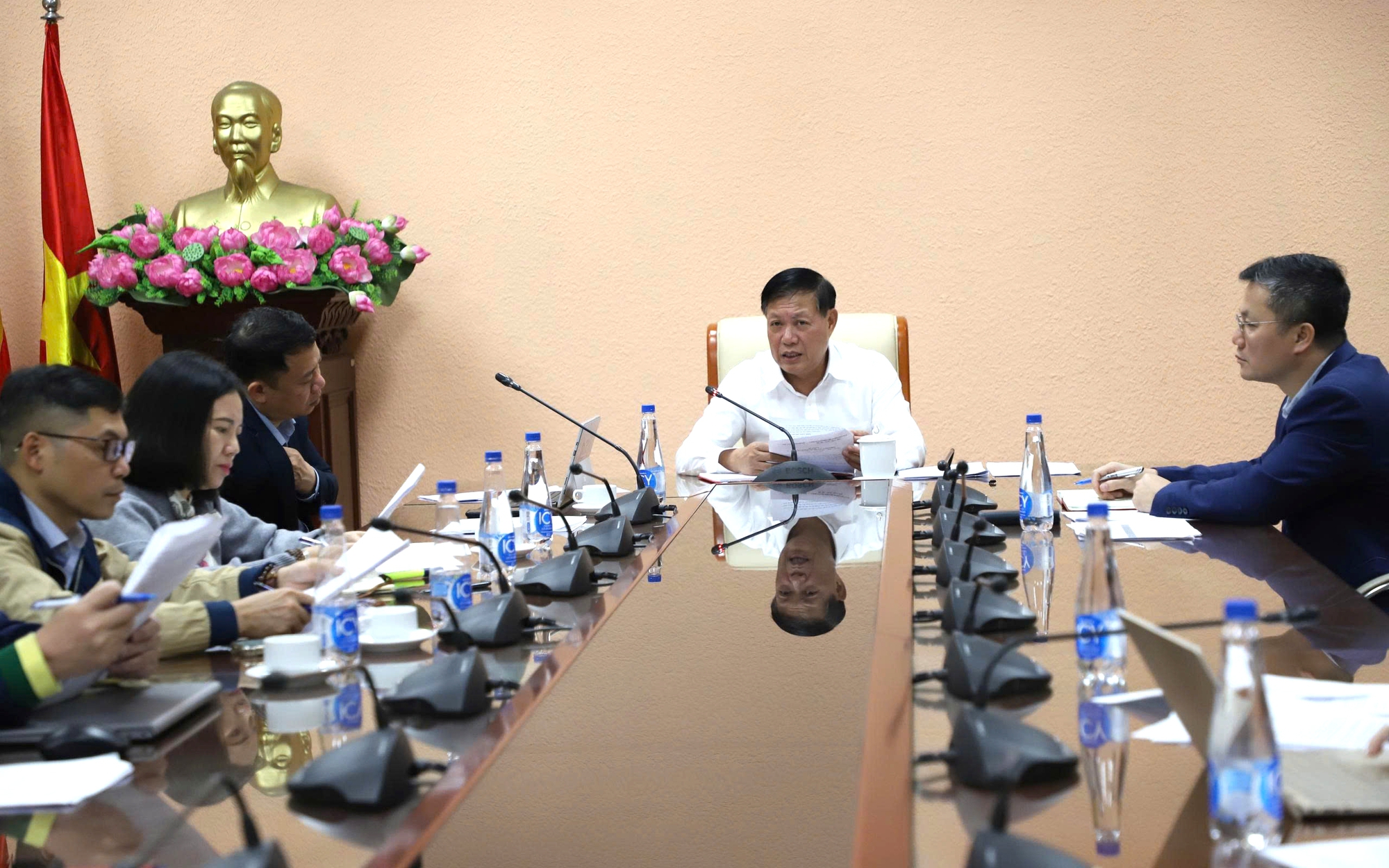 Đẩy nhanh tiến độ xây dựng, hoàn thiện các văn bản hướng dẫn thi hành Luật Dân số