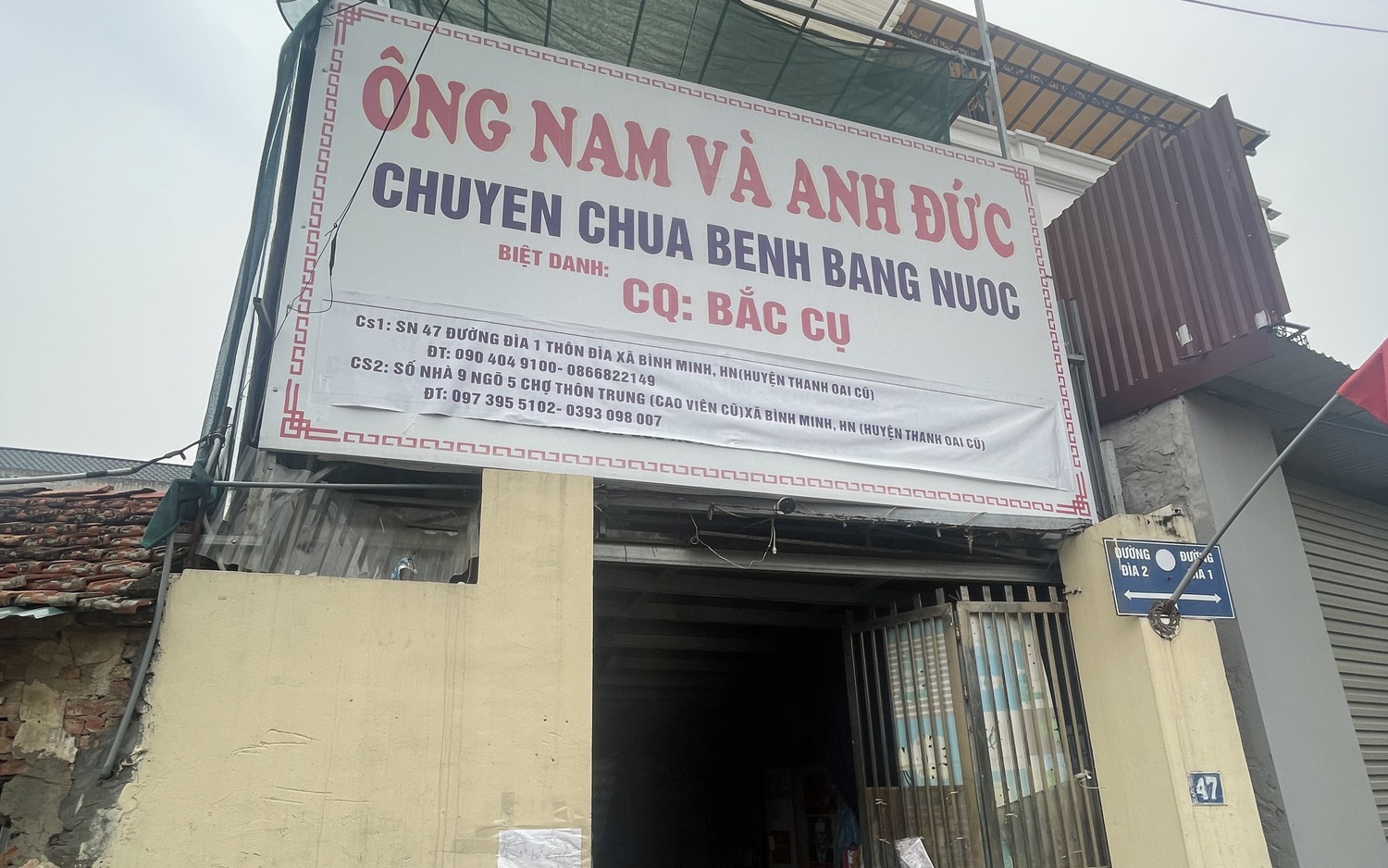 Lãnh đạo xã Bình Minh làm việc với chủ cơ sở "chữa bệnh bằng nước" 