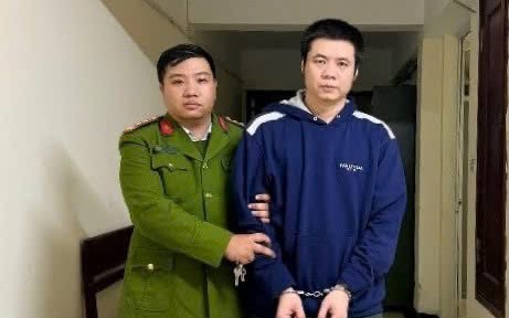 Bắt cựu cán bộ ngân hàng lừa đảo sau nhiều năm trốn ở nước ngoài