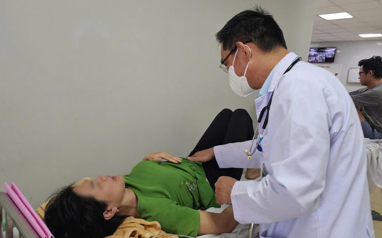 Nhiều học sinh ở Huế có biểu hiện nôn ói khi ăn bán trú tại trường- Ảnh 2.