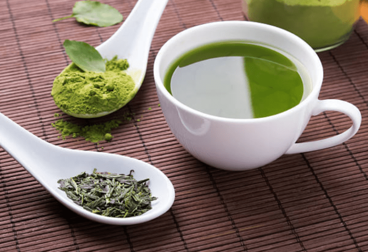 Chỉ với trà xanh tươi, bạn sẽ có làn da mịn màng, trắng sáng và không bắt  nắng