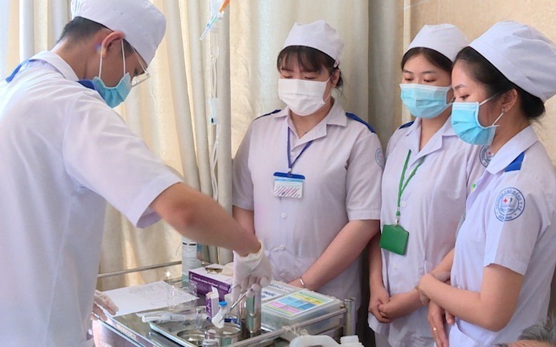 Từ 2026, ngành sức khỏe được ưu tiên đào tạo trong Đề án nhân lực dân tộc thiểu số- Ảnh 2.