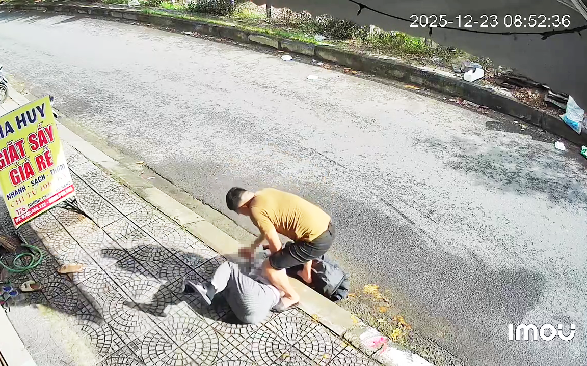 Đã bắt được nghi phạm đâm người phụ nữ giữa đường ở Đà Nẵng- Ảnh 2. Cảnh giác chiêu lừa kêu gọi từ thiện từ vụ người phụ nữ bị đâm giữa đường ở Đà Nẵng