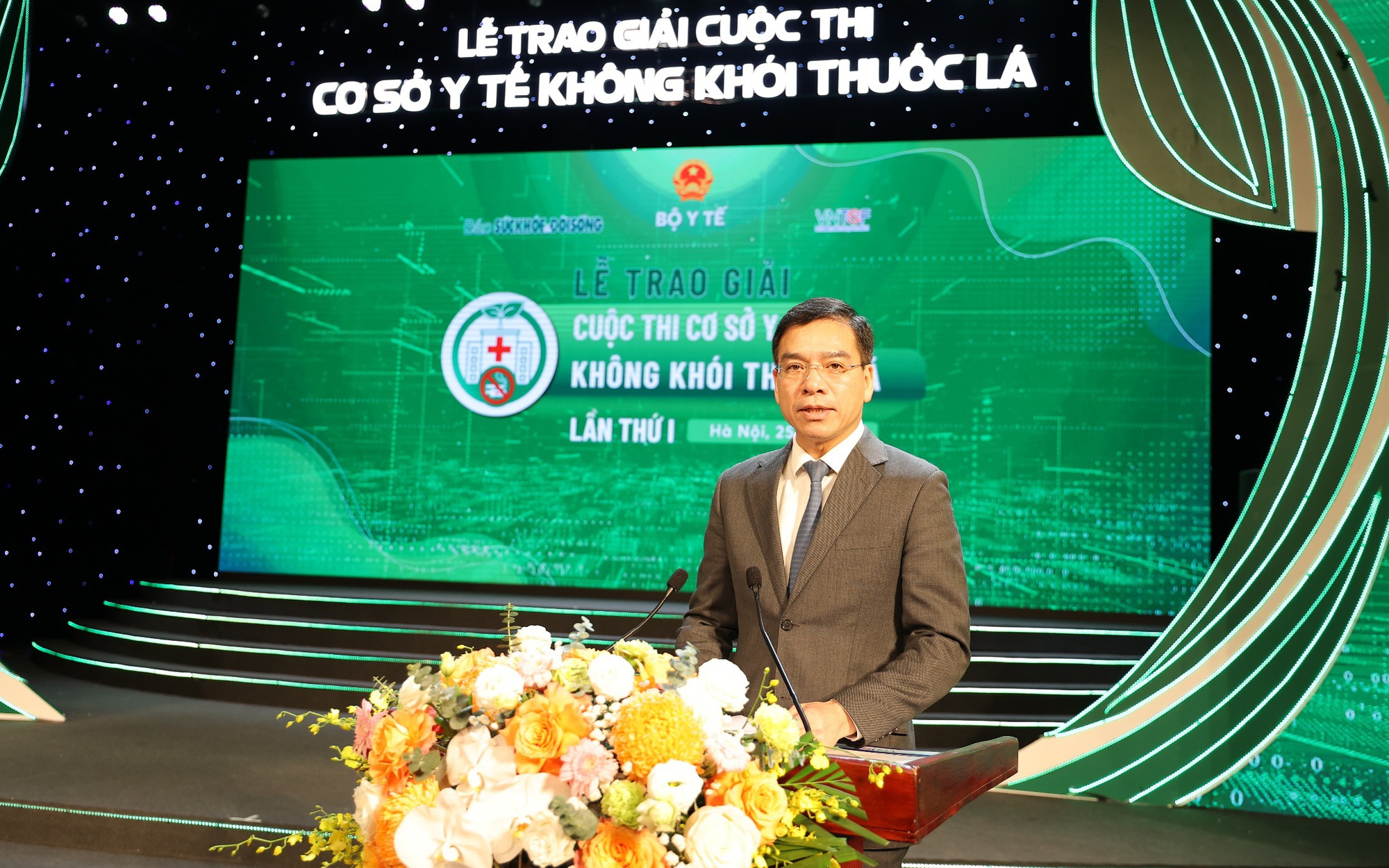 Bộ Y tế đề xuất sửa luật với hàng loạt điểm nhằm siết chặt quản lý thuốc lá thế hệ mới
- Ảnh 4. Hoạt động ý nghĩa thực thi Luật Phòng, chống tác hại của thuốc lá