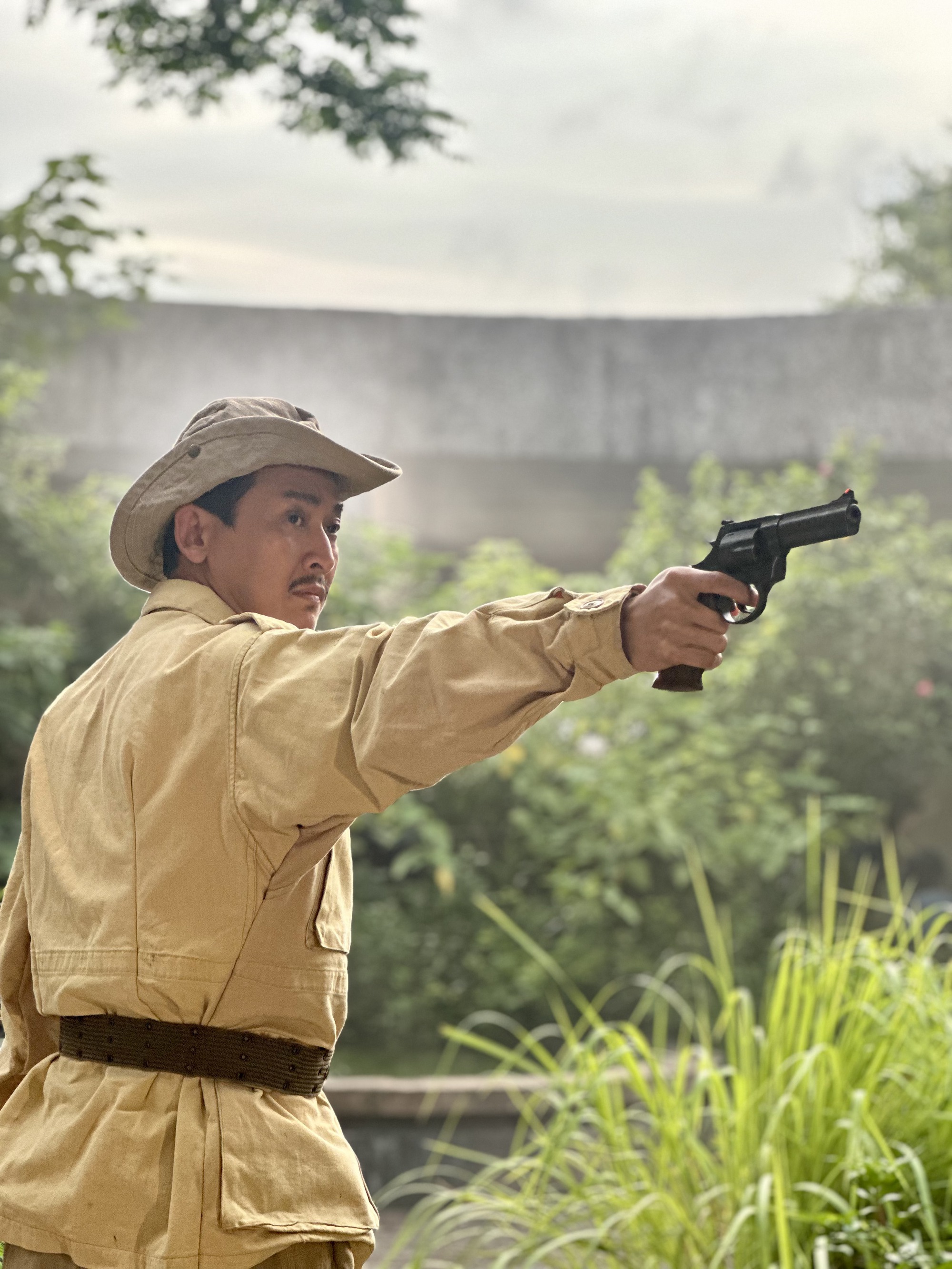 Sau thành công 'Mưa đỏ', 'soái ca màn ảnh' Hứa Vĩ Văn tái xuất với vai chiến sĩ tình báo- Ảnh 2.