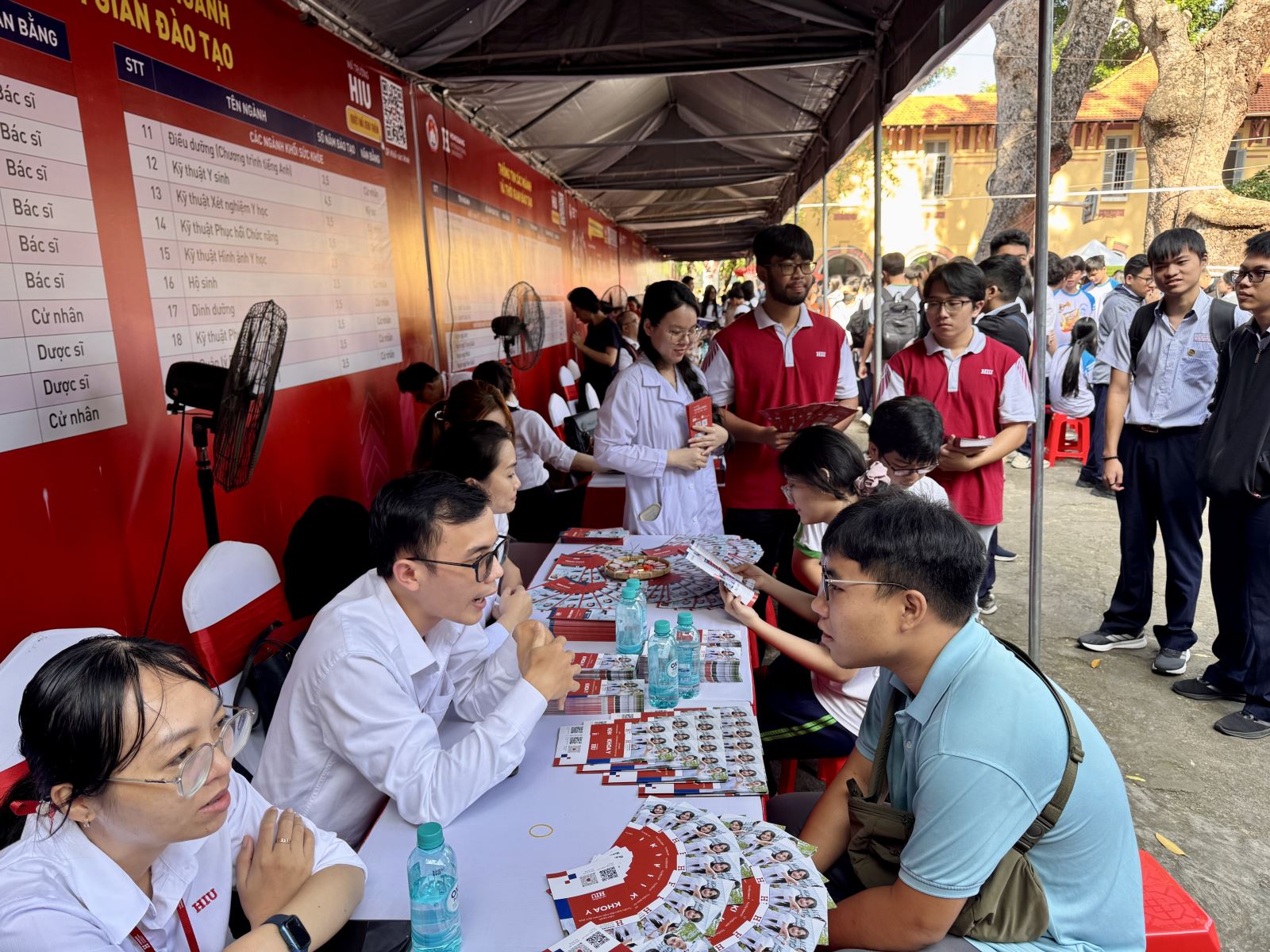 Học sinh TP Hồ Chí Minh nghỉ Tết Nguyên đán 2026 từ 12 đến 22/2- Ảnh 1. Học sinh TP Hồ Chí Minh nghỉ Tết Nguyên đán 2026 từ 12 đến 22/2- Ảnh 1.