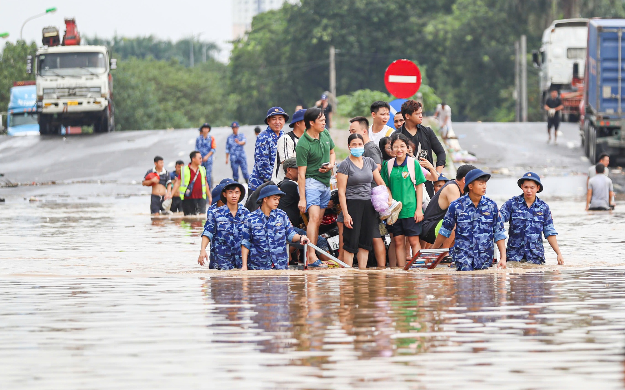 Thiên tai năm 2025 phá vỡ nhiều cột mốc lịch sử, Việt Nam tiếp nhận hơn 20 triệu USD hỗ trợ các địa phương tái thiết