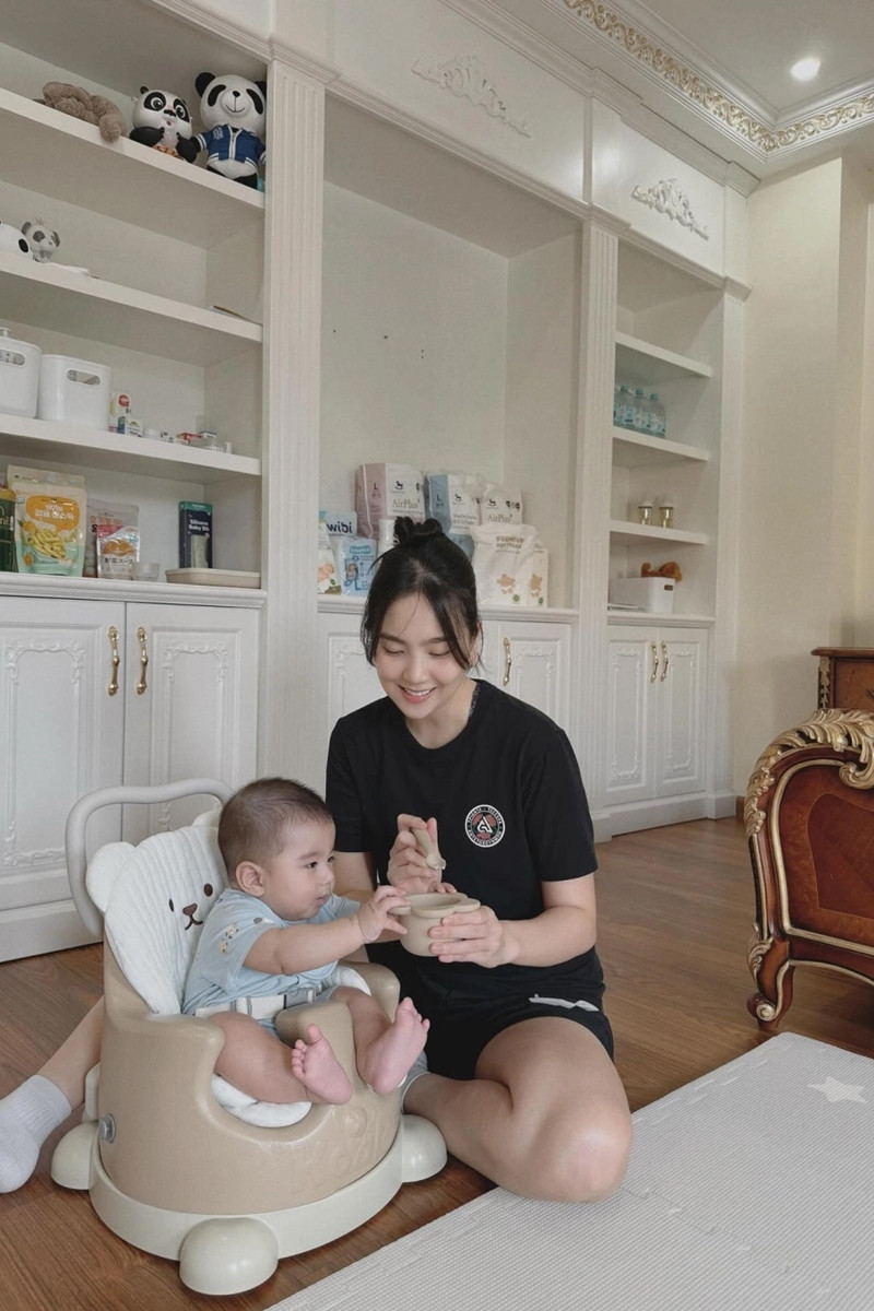 MC Mai Ngọc ngọt ngào bên ông xã kỷ niệm 1 năm ngày cưới- Ảnh 7. MC Mai Ngọc ngọt ngào bên ông xã kỷ niệm 1 năm ngày cưới- Ảnh 7.