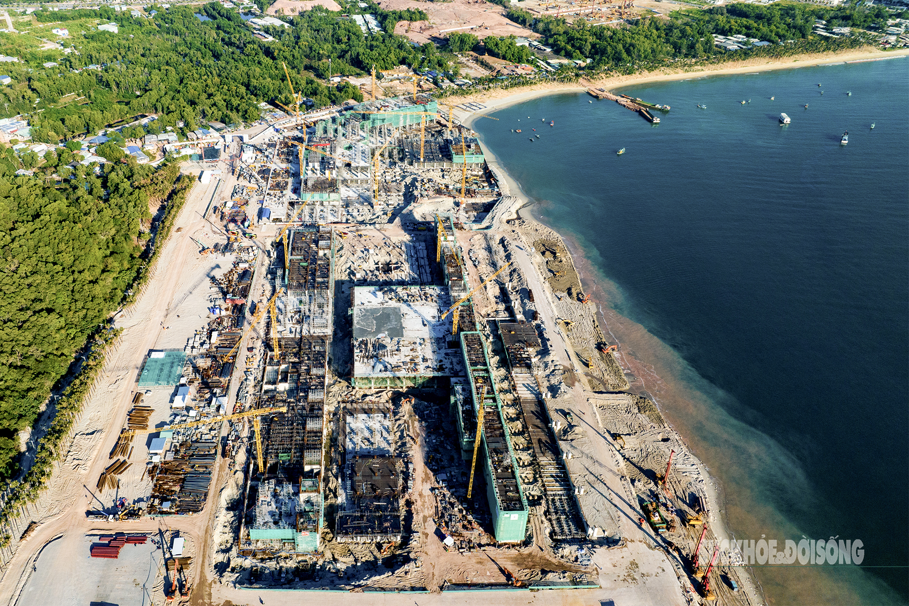 Cận cảnh công trường cụm công trình phục vụ APEC 2027 ở Phú Quốc- Ảnh 8.