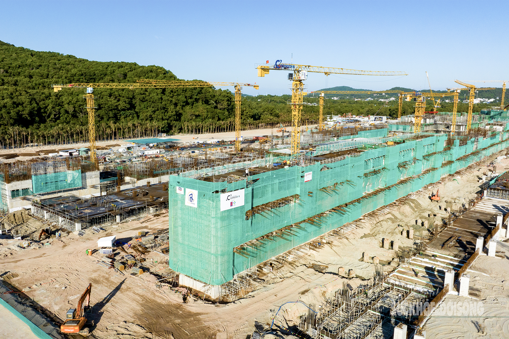 Cận cảnh công trường cụm công trình phục vụ APEC 2027 ở Phú Quốc- Ảnh 4.