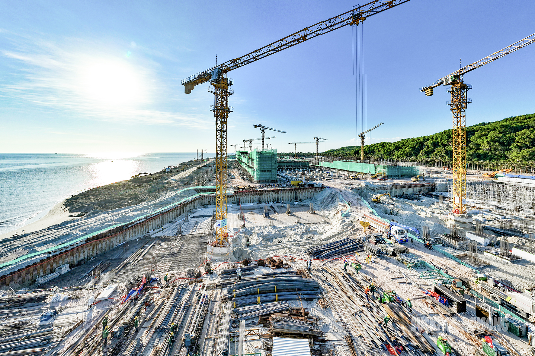 Cận cảnh công trường cụm công trình phục vụ APEC 2027 ở Phú Quốc- Ảnh 3.