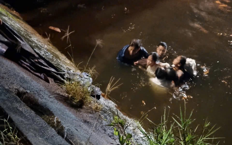 Khen thưởng cán bộ y tế trả 440 triệu chuyển khoản nhầm và câu chuyện bất ngờ phía sau- Ảnh 3.