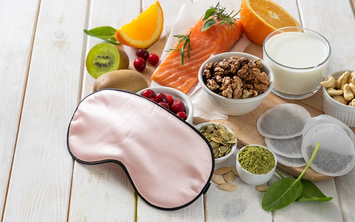 Ăn gì để ngủ ngon? 7 dưỡng chất thiết yếu cho bữa nhẹ trước giờ đi ngủ