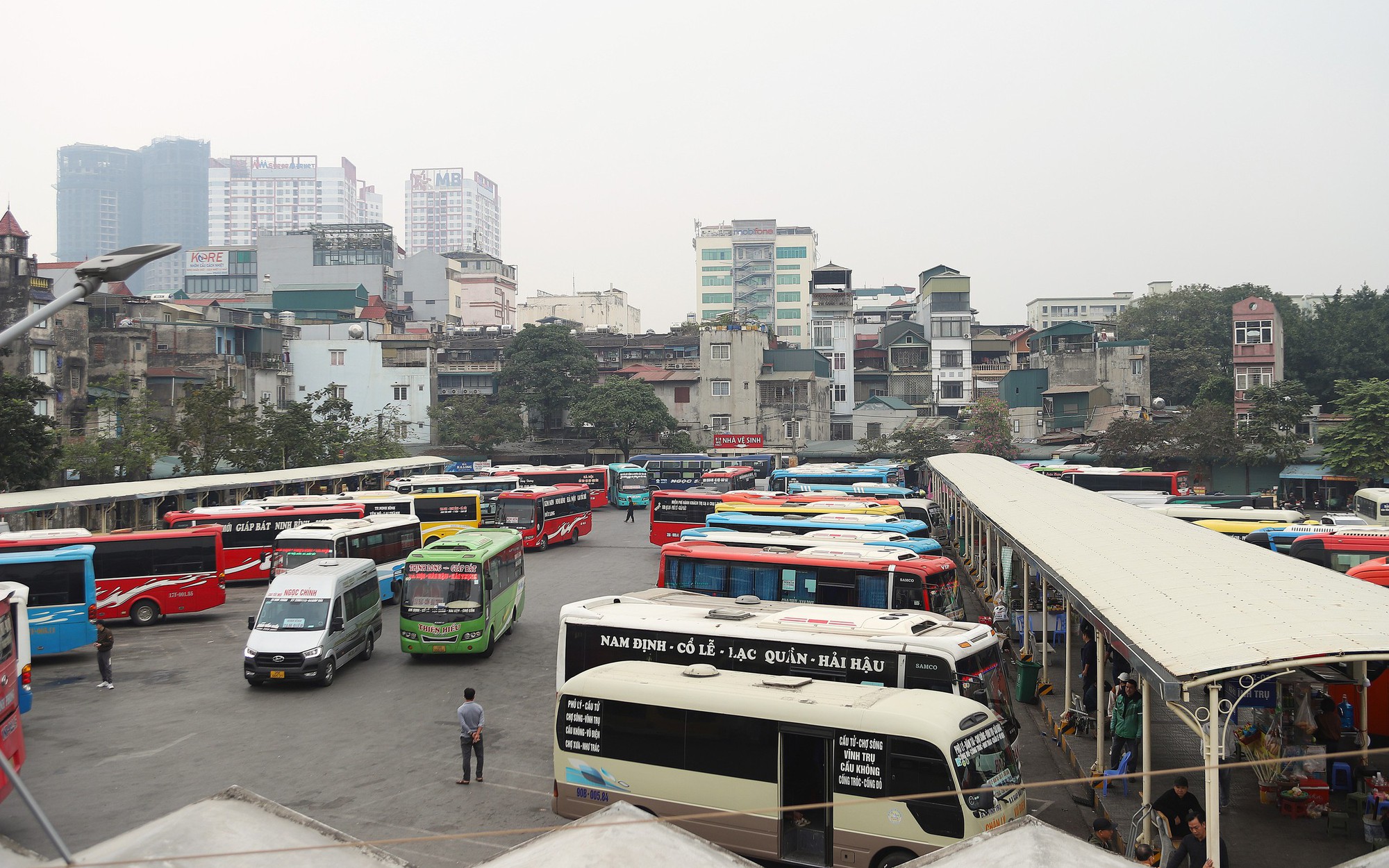 Bến xe Hà Nội ứng phó ra sao, khuyến cáo gì với người dân trước kỳ nghỉ Tết dài 4 ngày?