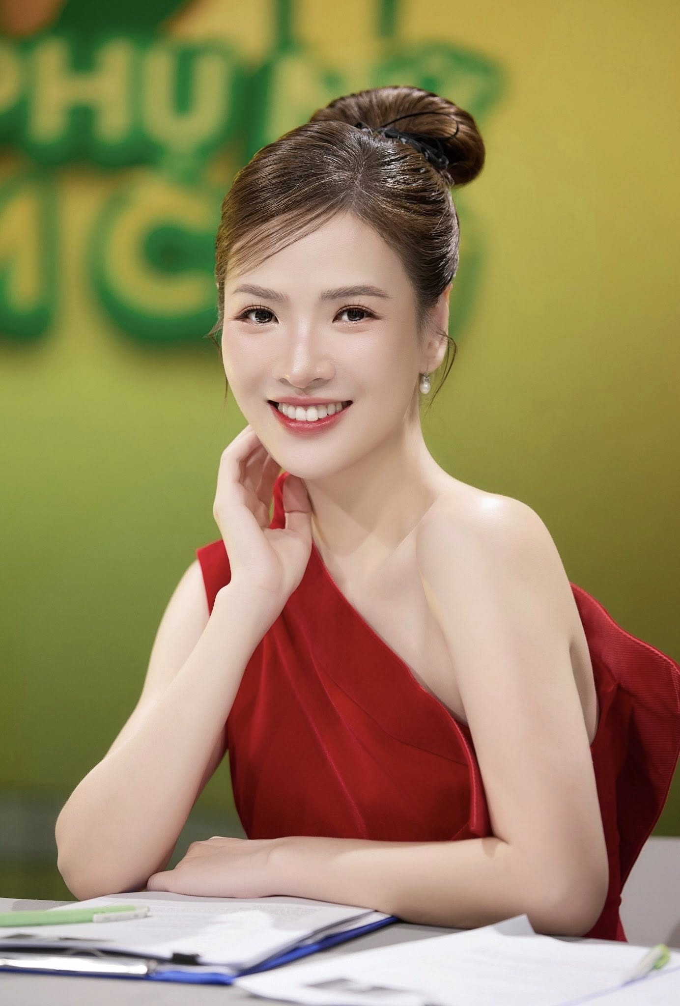 Giữa ồn ào 'thực tập không lương' của đạo diễn Quang Dũng, MC Đan Lê kể lại thời 'lọ mọ' ở VTV- Ảnh 1.