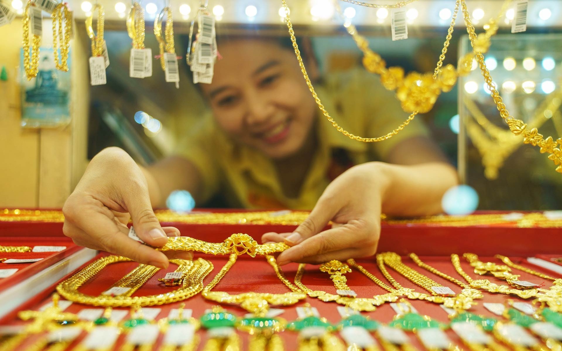 Không thanh toán mua, bán vàng qua tài khoản có thể bị phạt tới 20 triệu đồng