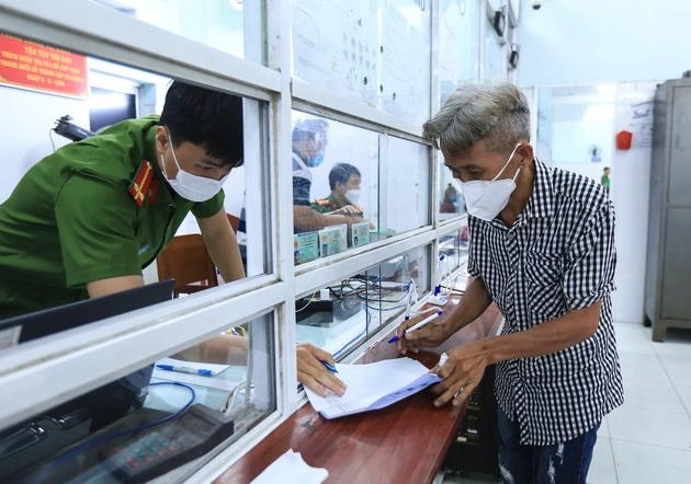 Đáp ứng điều kiện bắt buộc này, người dân mới được thay đổi đăng ký thường trú- Ảnh 1.