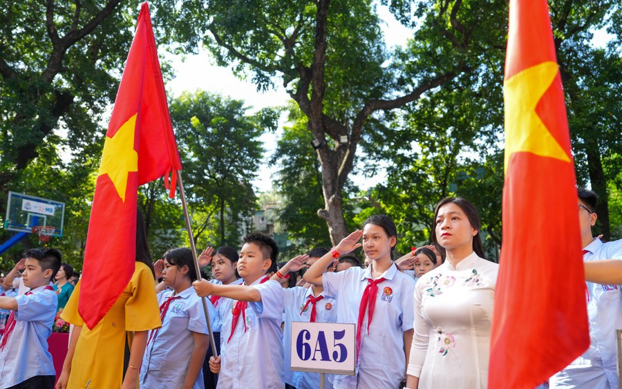 Ô nhiễm không khí nghiêm trọng: Chuyên gia hướng dẫn thời điểm cho học sinh ở nhà- Ảnh 2.