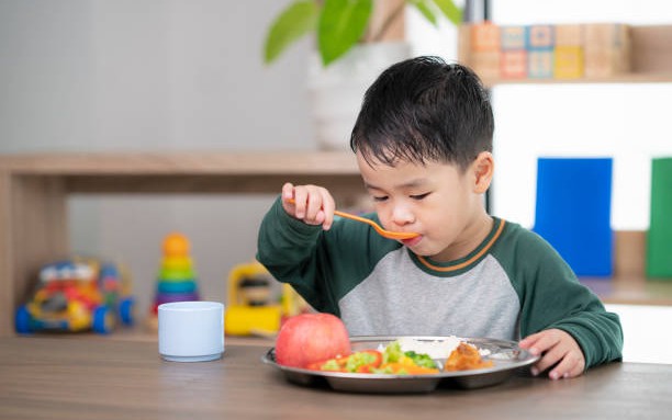 Hàm lượng dinh dưỡng của rau củ trong bữa ăn thường ngày- Ảnh 3. Chuyên gia chỉ rõ 4 ‘lỗ hổng’ lớn khiến dinh dưỡng học đường Việt Nam chưa thể bứt phá