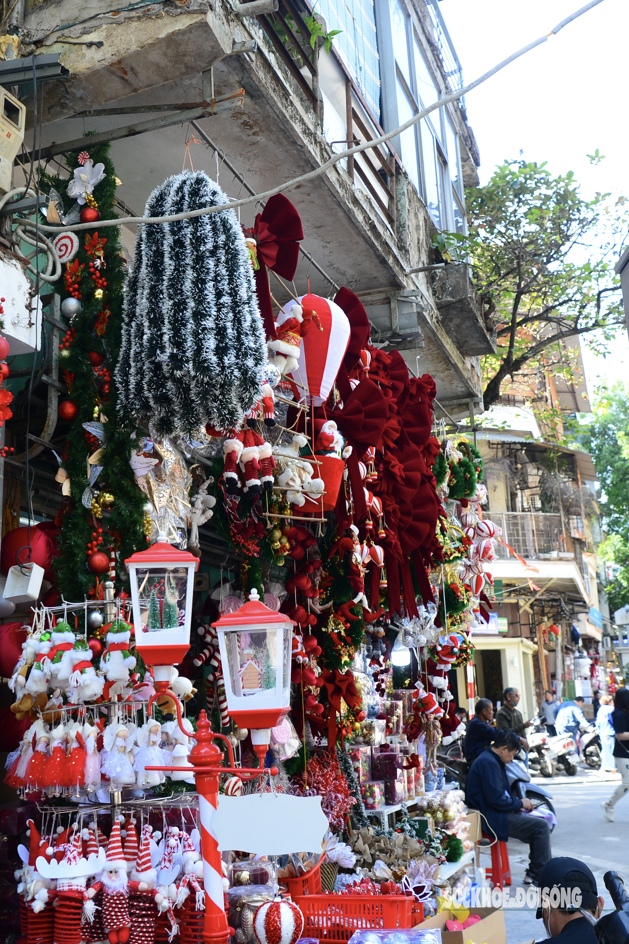 Phố Hàng Mã gọn gàng, thông thoáng dịp Noel- Ảnh 4.