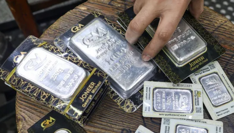 Tỷ phú Elon Musk cảnh báo rủi ro với bạc- Ảnh 1.