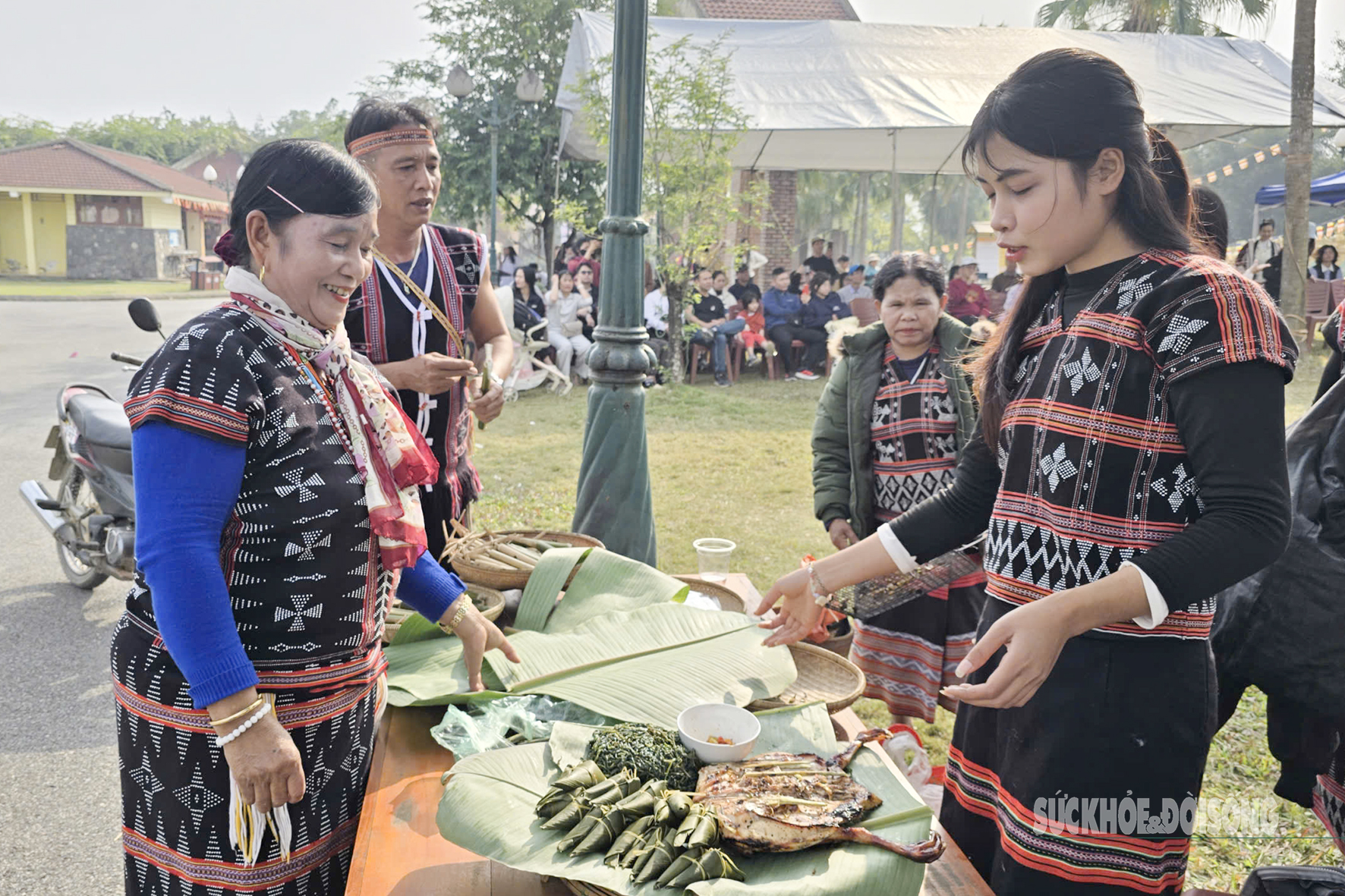 Mâm cỗ cuối năm thắt chặt tình đoàn kết các dân tộc- Ảnh 2.