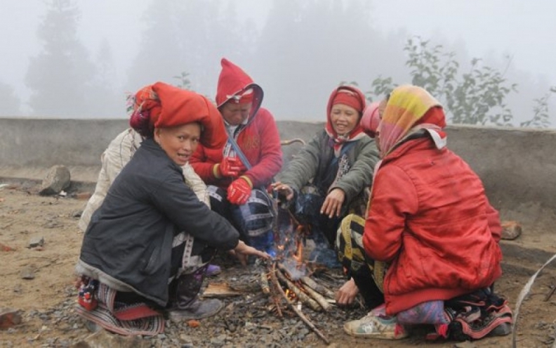 Nguyên nhân nền nhiệt mùa đông 2025 cao hơn trung bình nhiều năm- Ảnh 2. Đợt không khí lạnh rất mạnh đang tràn xuống miền Bắc, nhiệt dưới 7 độ
