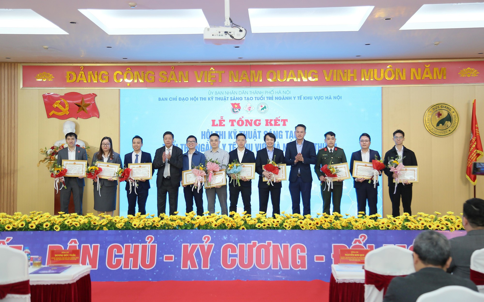 Kỹ thuật trẻ hóa khuôn mặt cho người Việt giành giải Ba Hội thi sáng tạo ngành y tế- Ảnh 4.