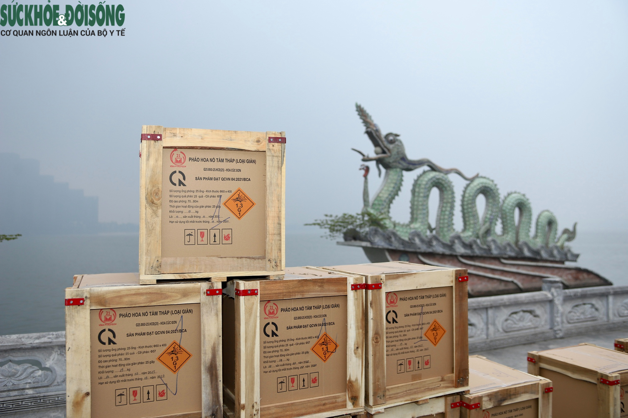 Pháo hoa đã vào ống phóng, sẵn sàng cho thời khắc đếm ngược chào đón năm 2026- Ảnh 2.