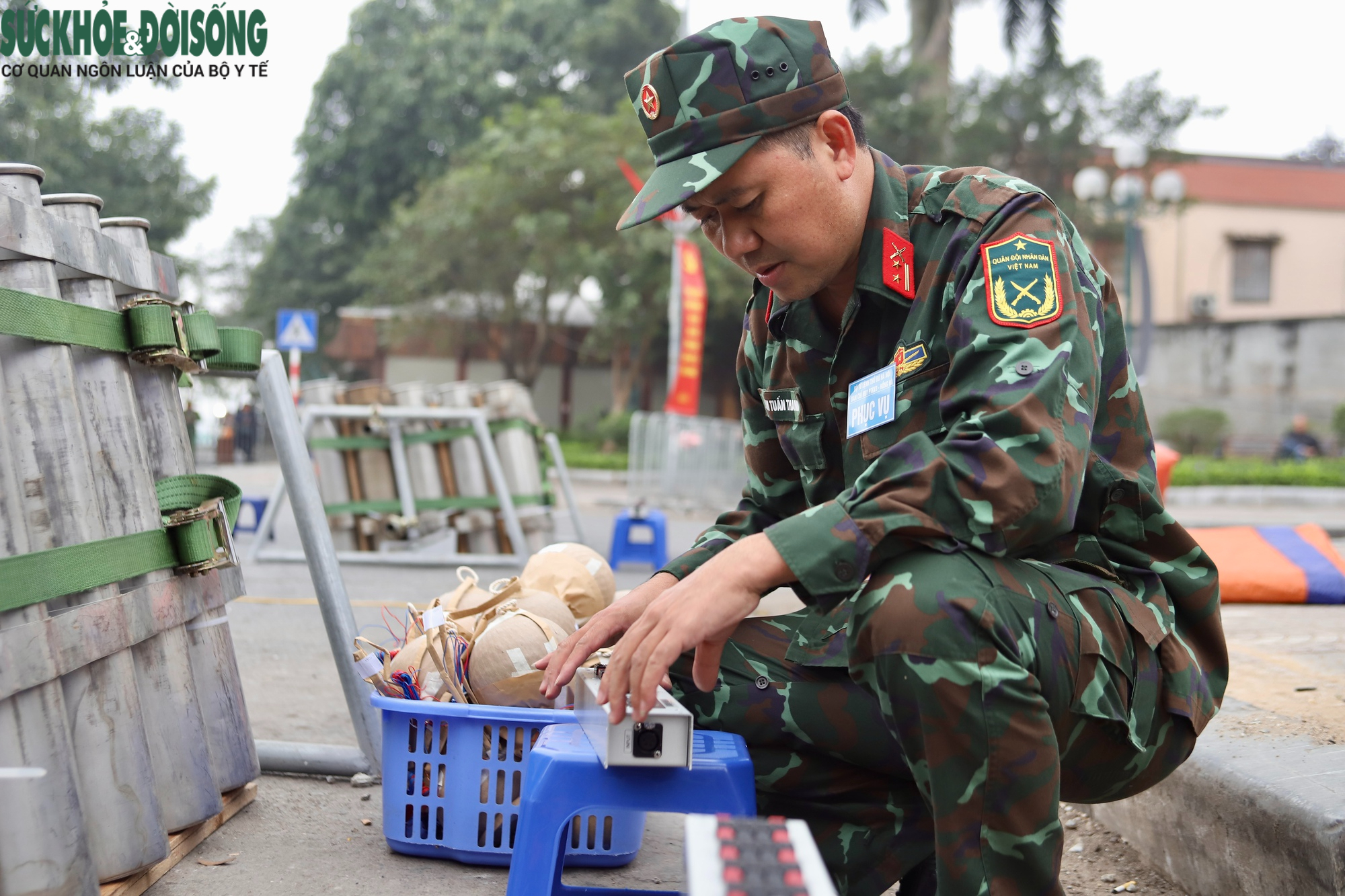 Pháo hoa đã vào ống phóng, sẵn sàng cho thời khắc đếm ngược chào đón năm 2026- Ảnh 13.