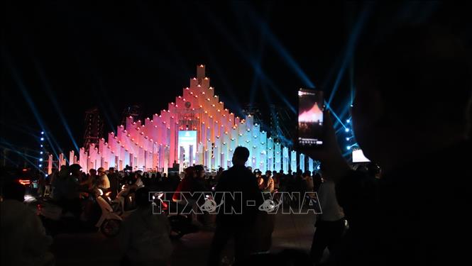 Chào năm mới 2026: Không khí rộn ràng ngập tràn Thành phố Hồ Chí Minh- Ảnh 2.