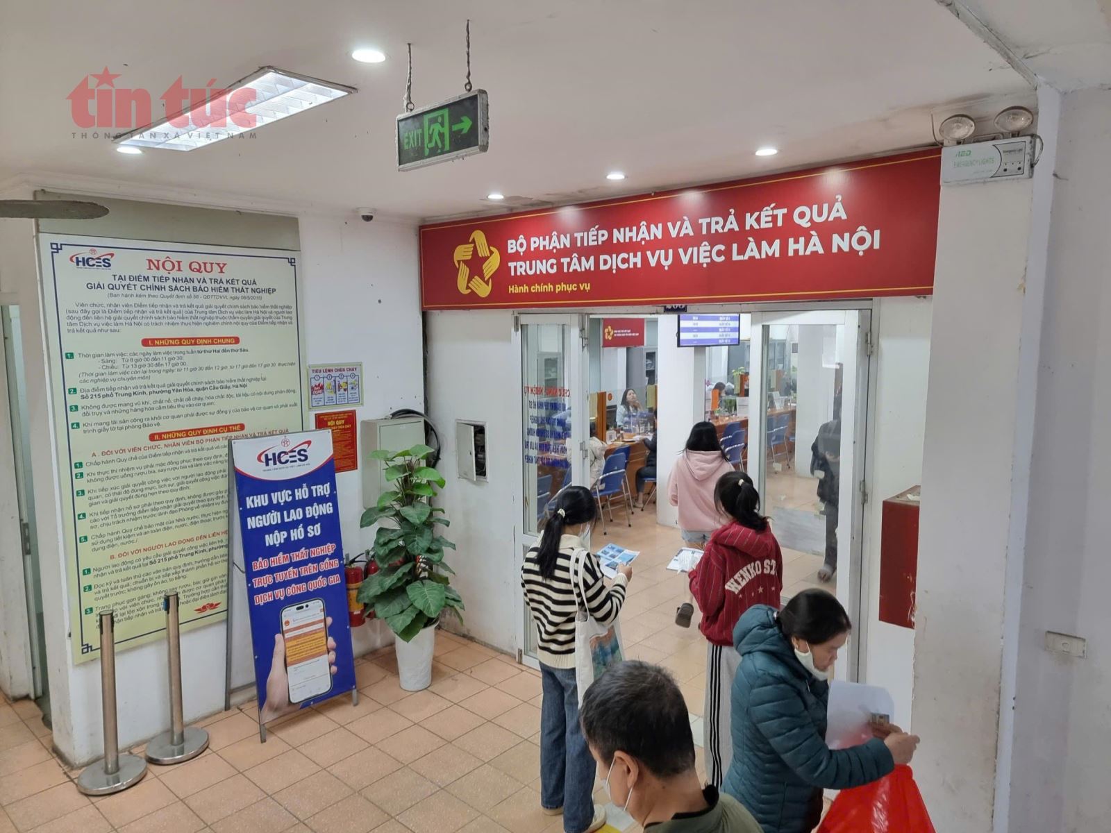 Đủ điều kiện hưởng lương hưu trước tuổi có được hưởng trợ cấp thất nghiệp?- Ảnh 1.