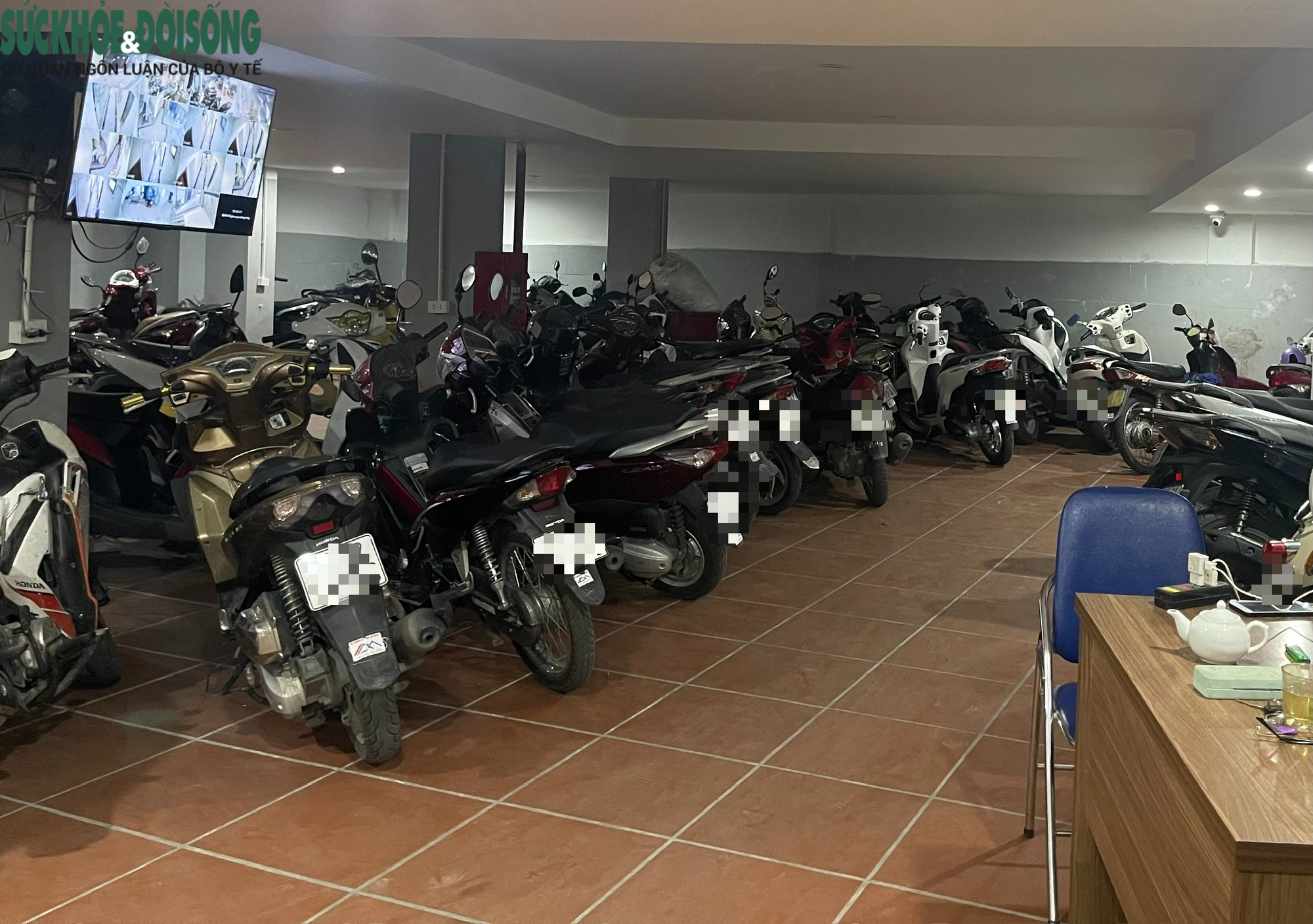 Cấm xe điện ở chung cư mini: Người bán xe, người chuyển trọ vì… không biết để đâu- Ảnh 1.