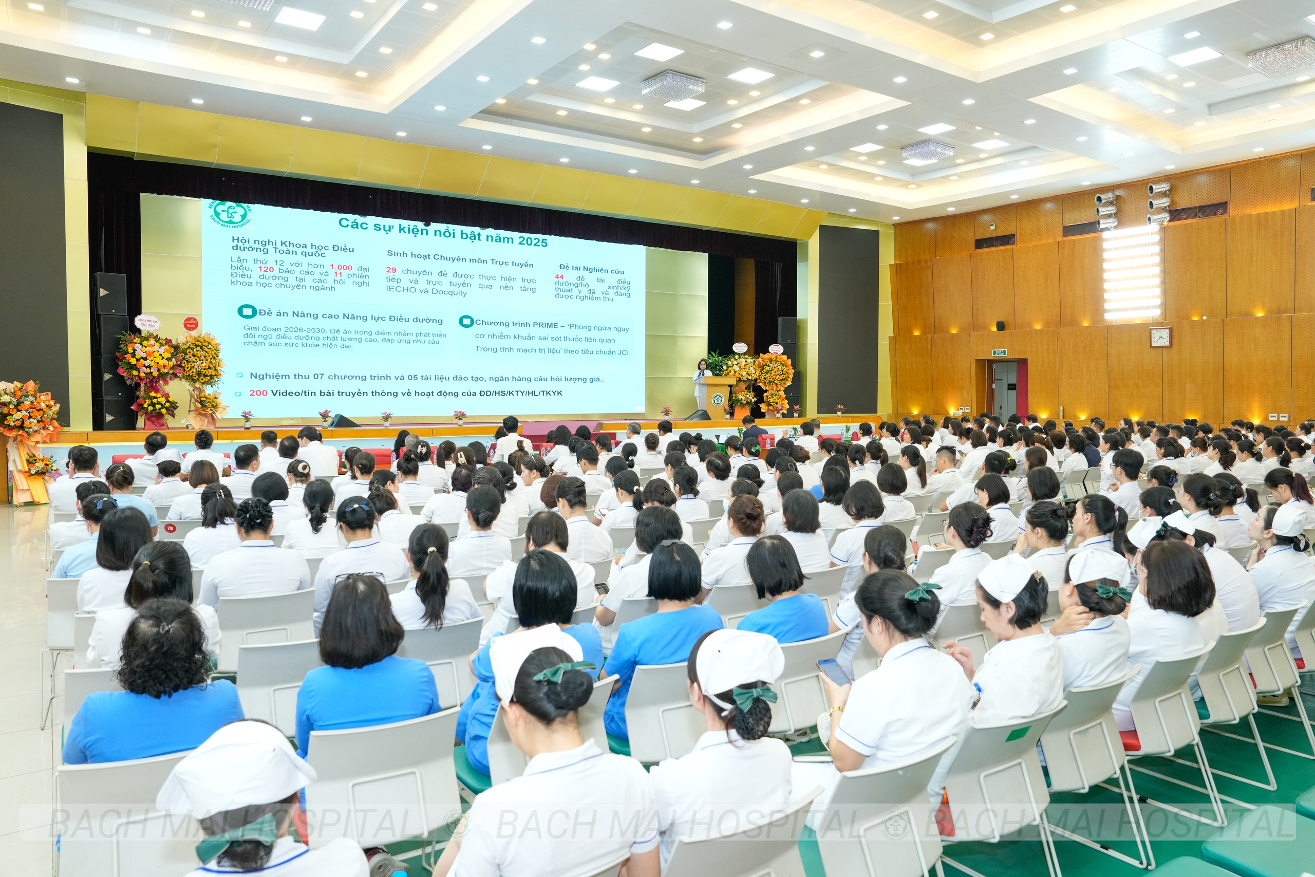 Відданість справі та руки медсестер зберегли шанс пацієнта на життя - Фото 2. Sự tận tụy và đôi bàn tay của điều dưỡng đã giữ lại cơ hội sống cho người bệnh- Ảnh 2.