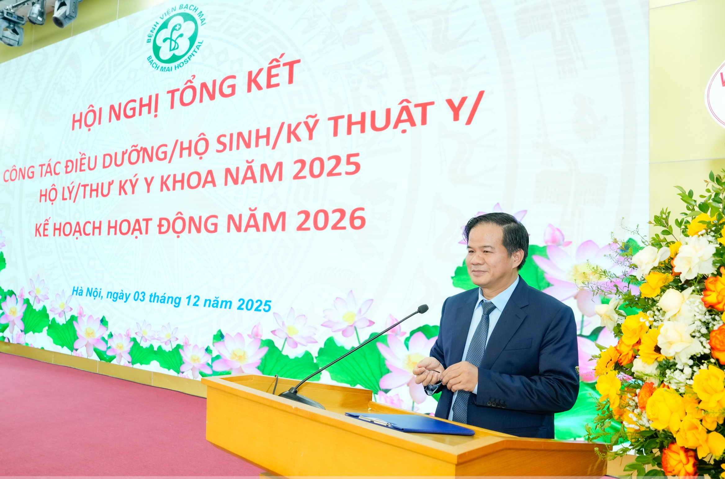 Відданість справі та руки медсестер зберегли шанс пацієнта на життя - Фото 1. Sự tận tụy và đôi bàn tay của điều dưỡng đã giữ lại cơ hội sống cho người bệnh- Ảnh 1.