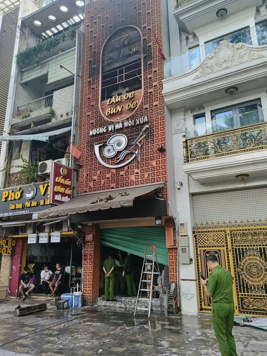 Vụ cháy quán ăn tại TPHCM: Khẩn trương điều tra nguyên nhân- Ảnh 1.