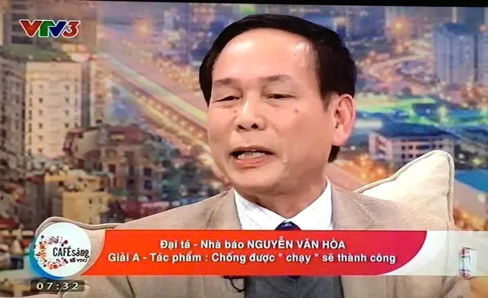 'Vì sao yêu' và 'Tư duy đột phá': Tính trữ tình và tính chiến đấu trong cùng một ngòi bút- Ảnh 1. 'Vì sao yêu' và 'Tư duy đột phá': Tính trữ tình và tính chiến đấu trong cùng một ngòi bút- Ảnh 1.