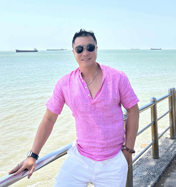 Tài tử Lý Hùng U60 vẫn độc thân, tiết lộ cát-xê 'khủng' thời đỉnh cao, bất ngờ tái xuất điện ảnh- Ảnh 6. Tài tử Lý Hùng U60 vẫn độc thân, tiết lộ cát-xê 'khủng' thời đỉnh cao, bất ngờ tái xuất điện ảnh- Ảnh 6.