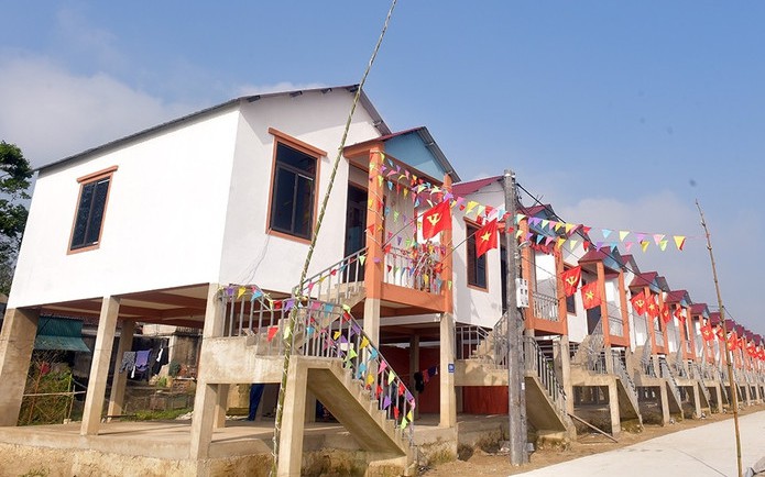 Một doanh nghiệp Hàn Quốc hỗ trợ 2 tỷ đồng cho người dân bị thiên tai ở Đắk Lắk- Ảnh 3. Thiên tai phức tạp, nguy hiểm hơn nên cần có mẫu nhà tránh bão lũ phù hợp với thực tế