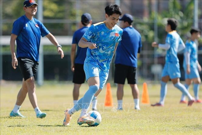 SEA Games 33: U22 Việt Nam tập luyện, chuẩn bị cho trận đấu quan trọng gặp U22 Malaysia- Ảnh 9. SEA Games 33: U22 Việt Nam tập luyện, chuẩn bị cho trận đấu quan trọng gặp U22 Malaysia- Ảnh 9.
